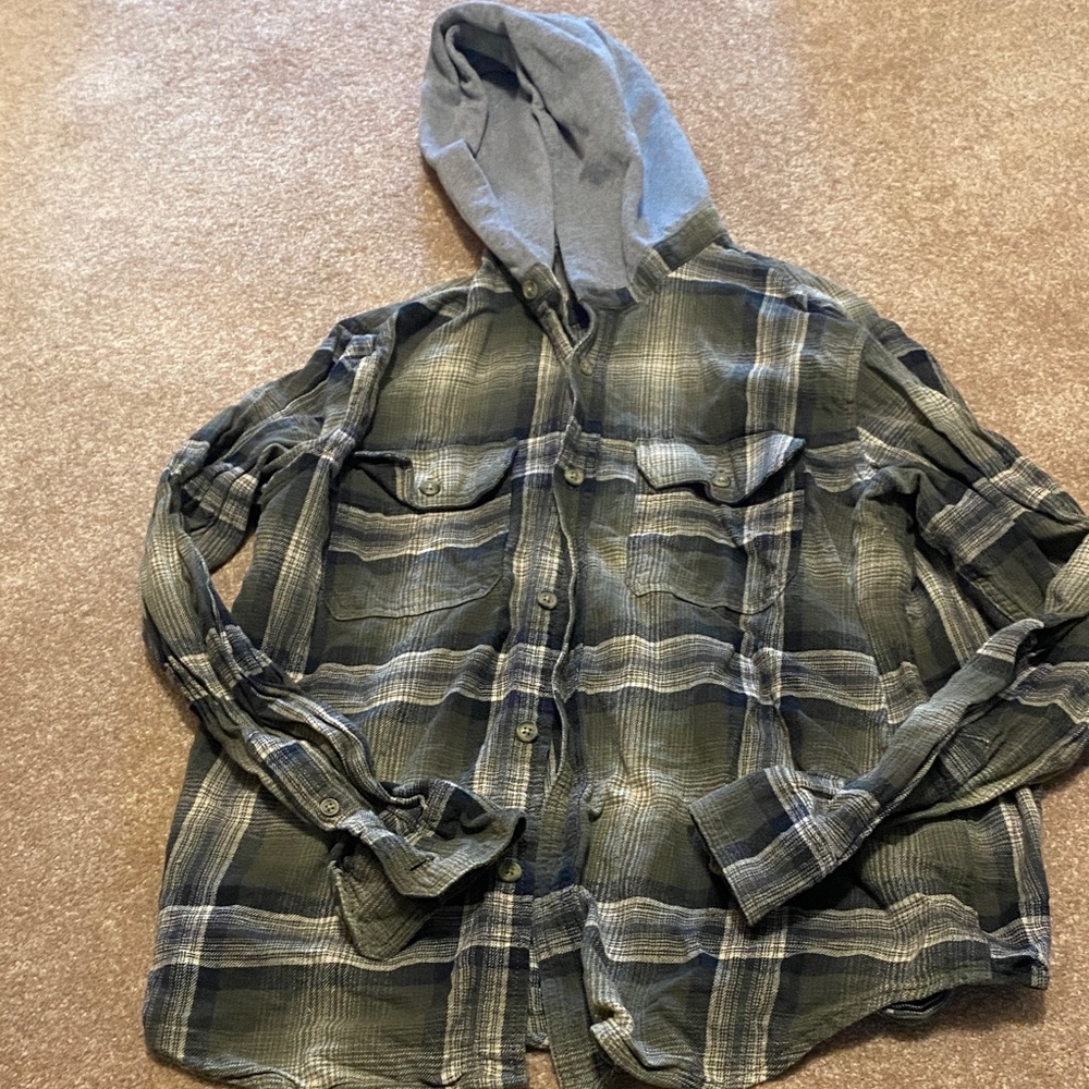 OLD NAVY. Men’s flannel.